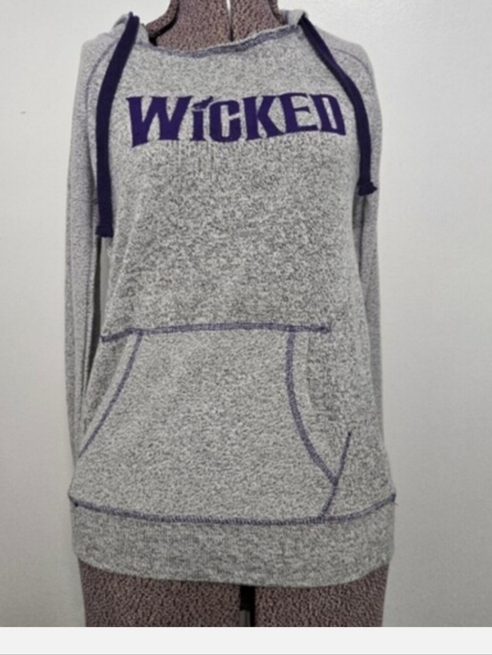 Green For Good Wear Wicked the Musical Women's Hoodie Pullover Whimsigoth Edgy - Picture 1 of 4